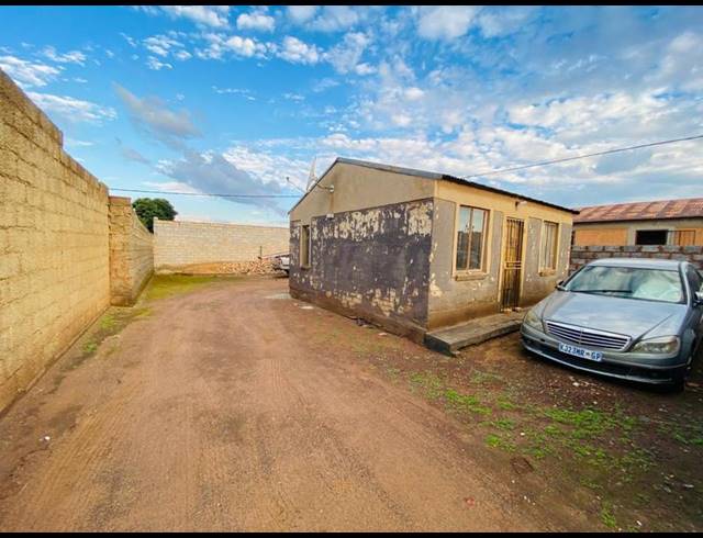 2 BEDROOM HOUSE FOR SALE IN KATLEHONG SOUTH